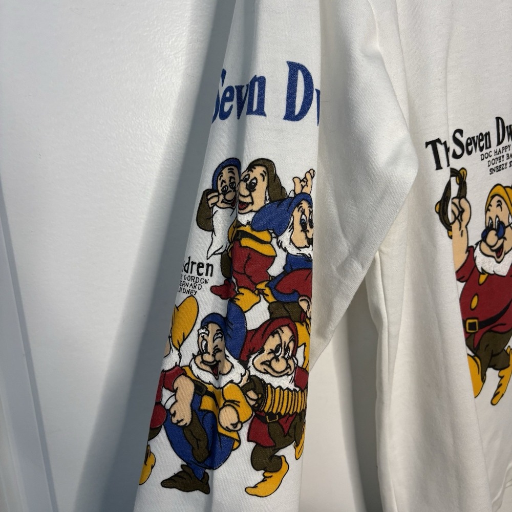 Vintage The Seven Dwarfs T-shirt AOP C.K. Club Graphic White Long Sleeve 90s - Picture 4 of 7